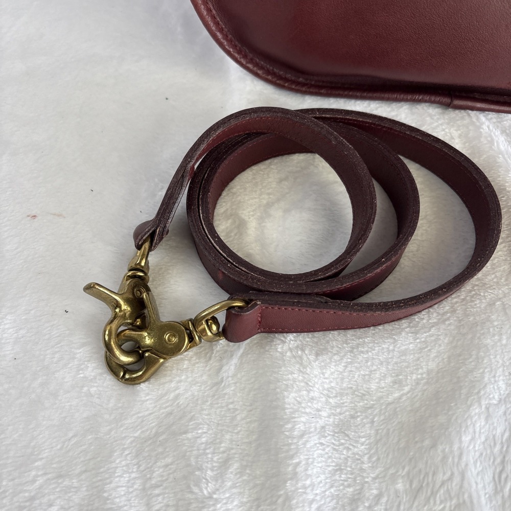 Vintage COACH Soho Swinger Bag Burgundy Red Leather Crossbody 90s USA - Picture 2 of 16